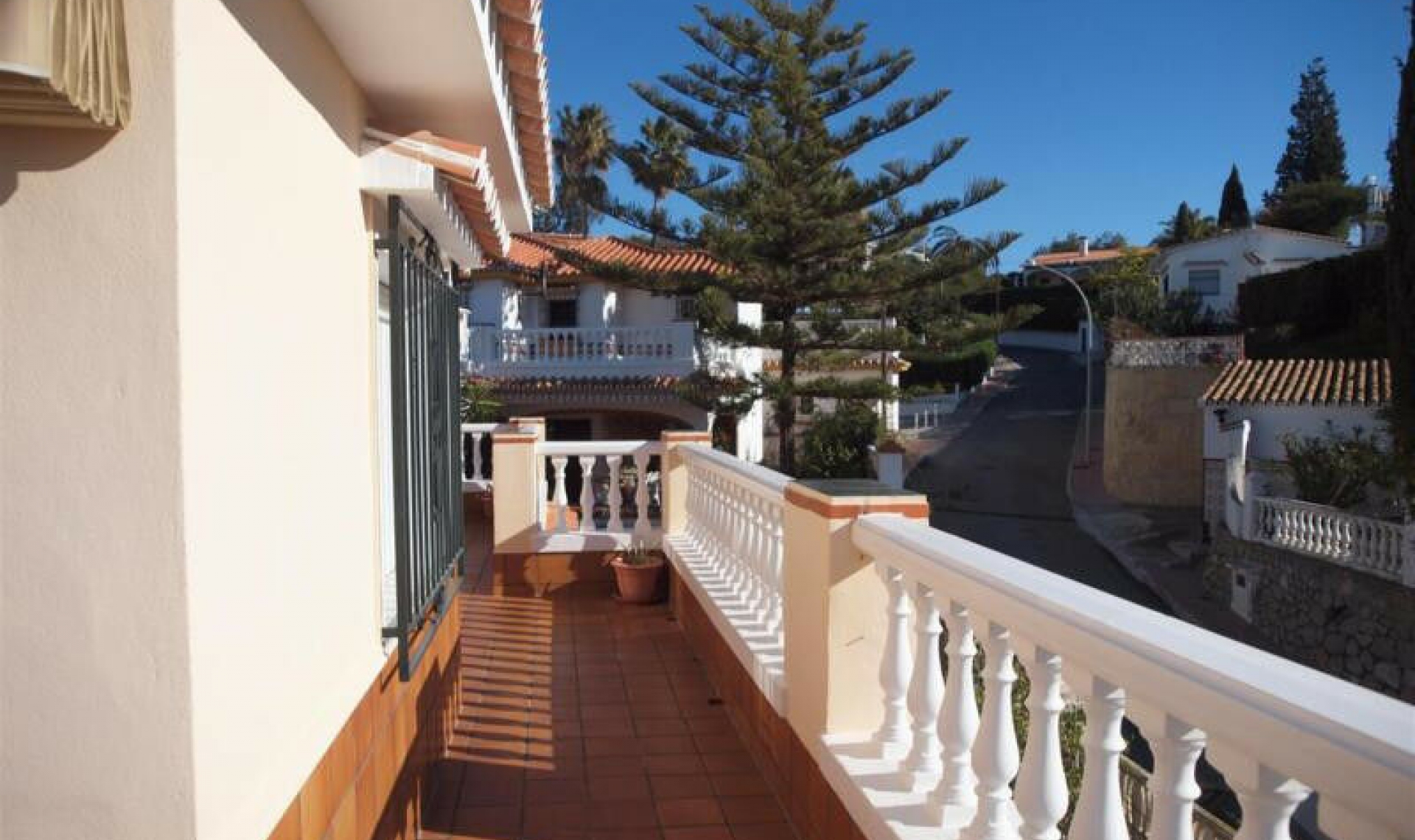 Resale - House -
Caleta de Vélez