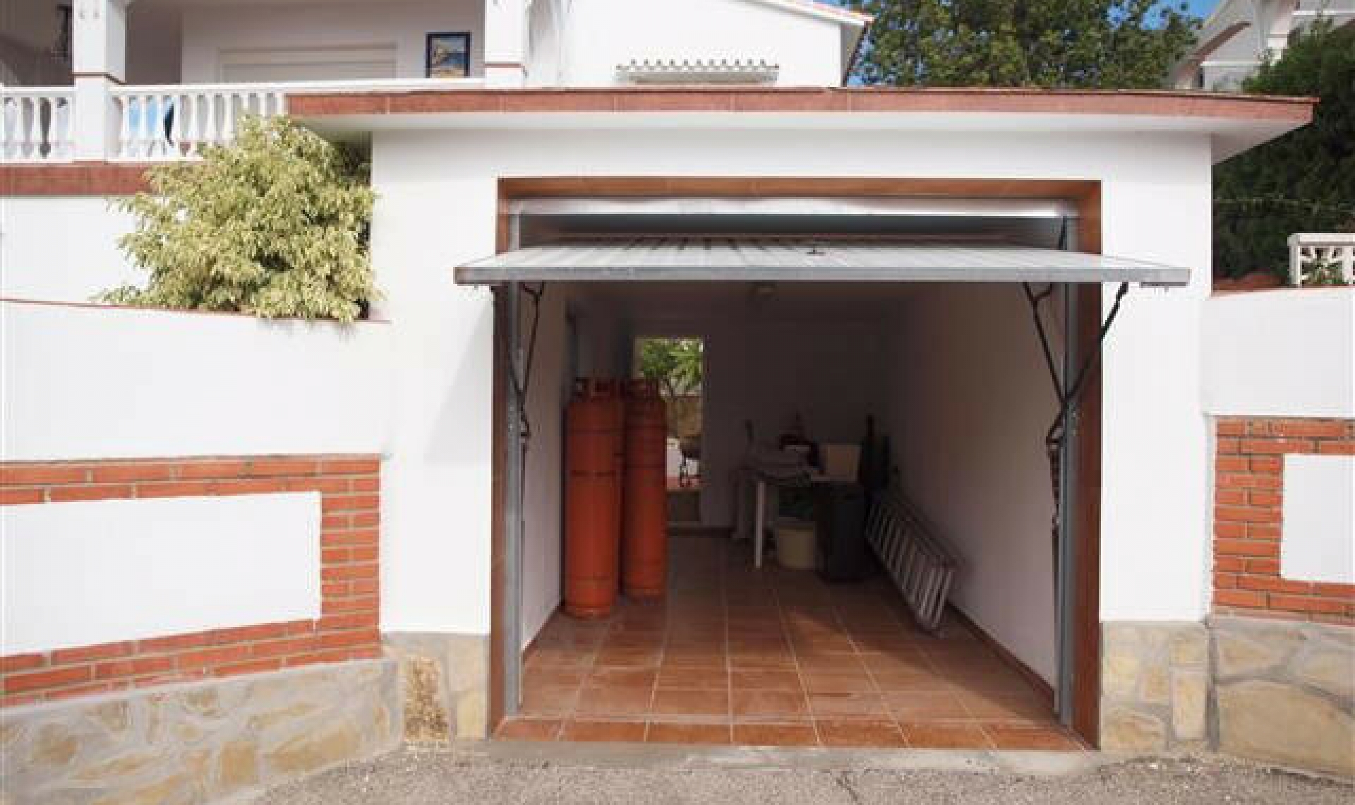 Resale - House -
Caleta de Vélez