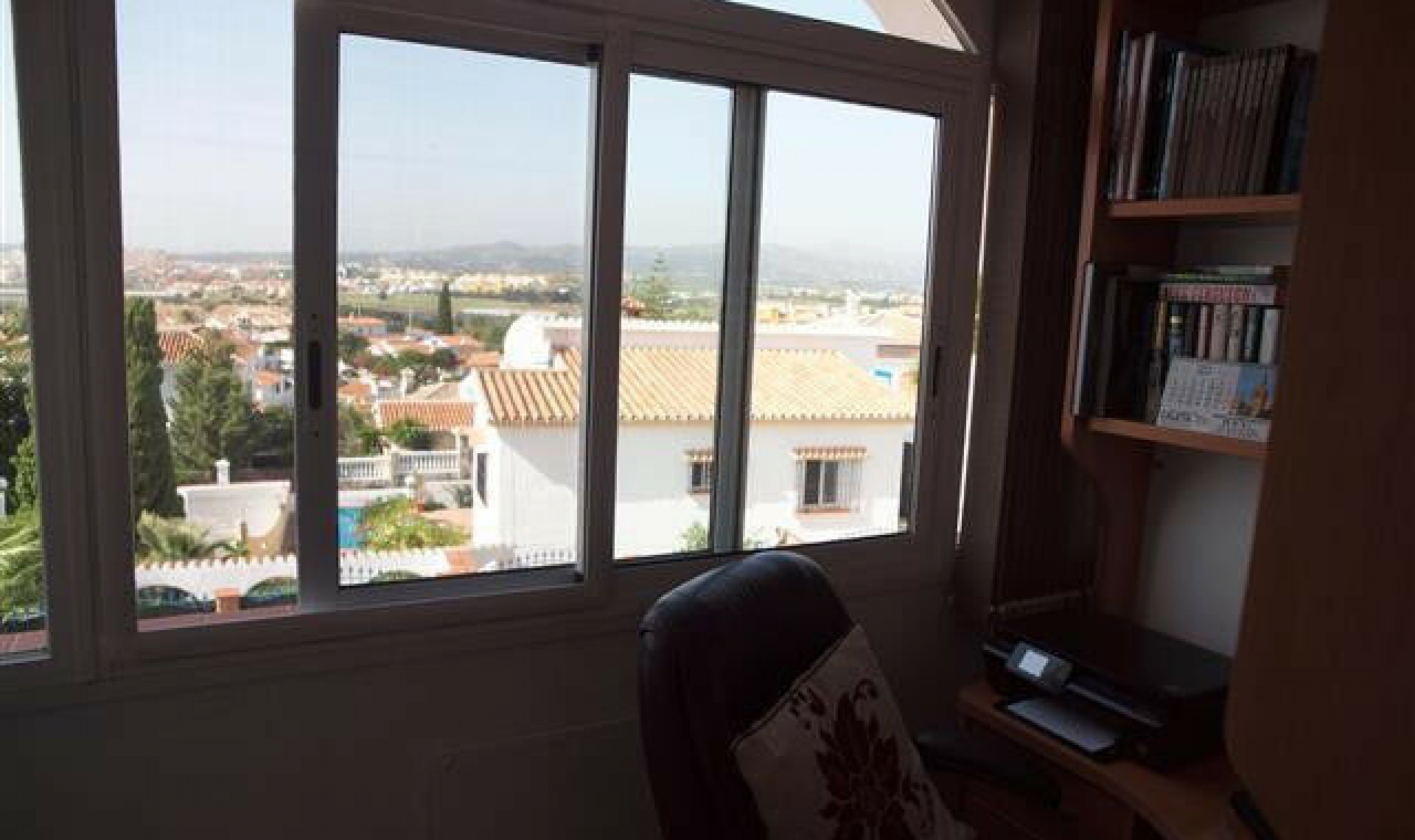 Resale - House -
Caleta de Vélez