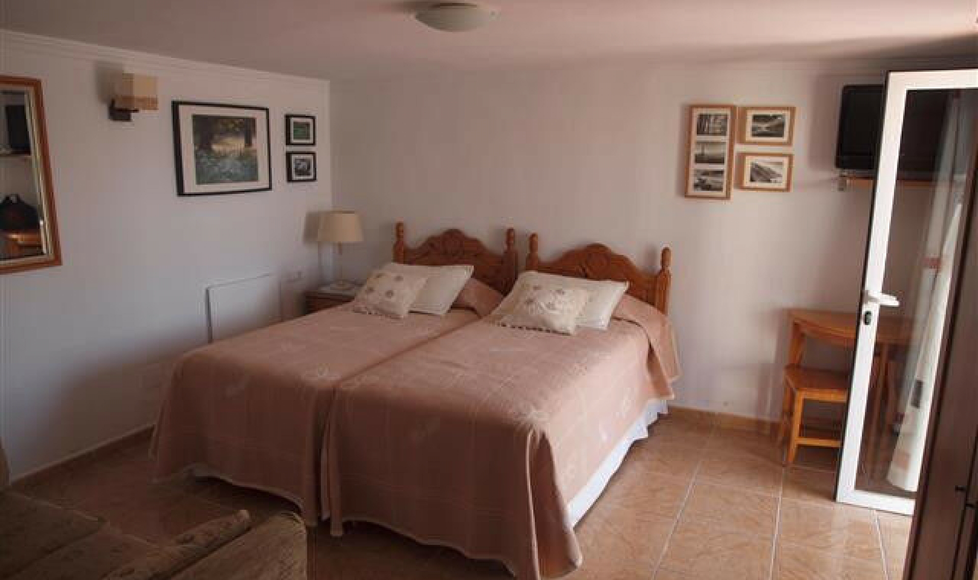 Resale - House -
Caleta de Vélez