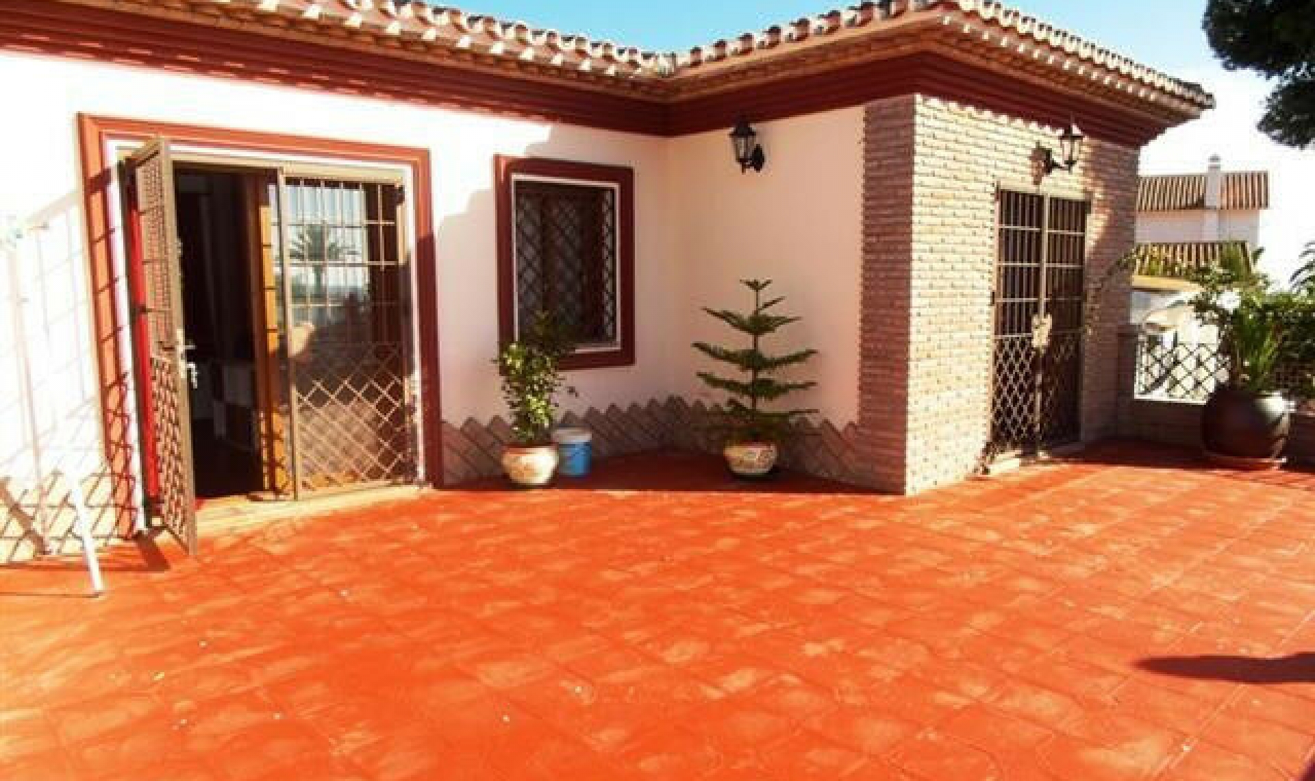 Resale - House -
Caleta de Vélez