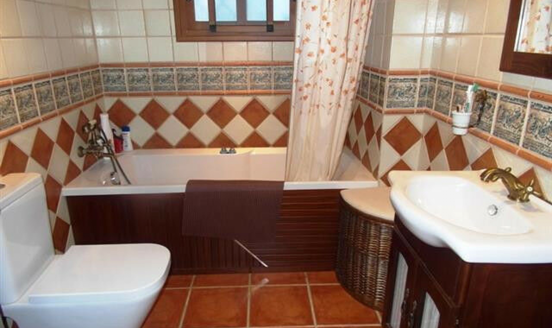 Resale - House -
Caleta de Vélez