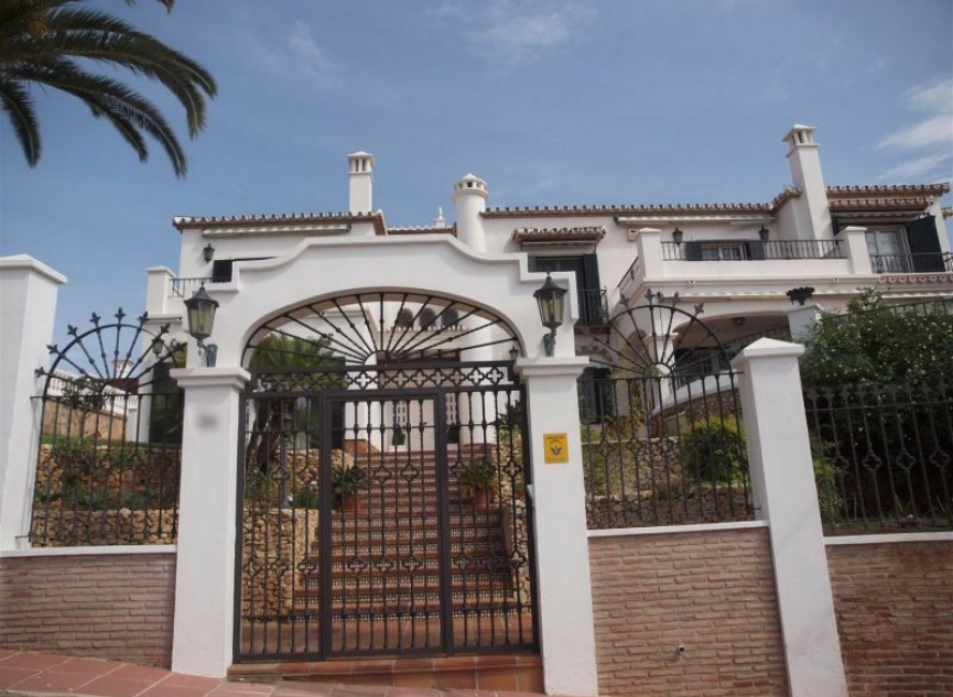 Resale - House -
Caleta de Vélez