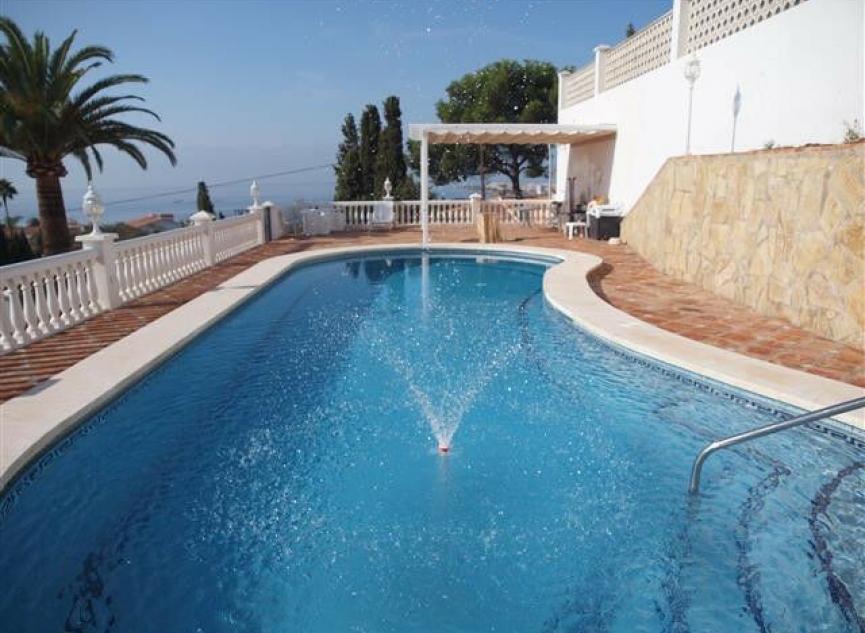 Resale - House -
Caleta de Vélez