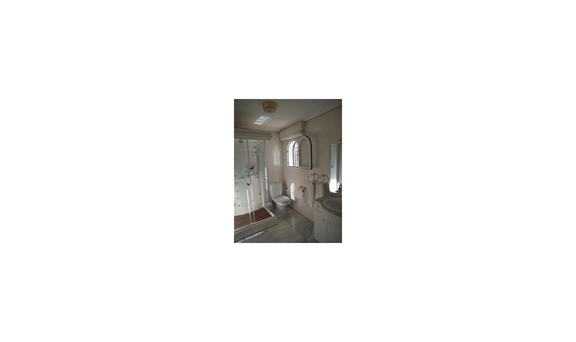 Resale - House -
Caleta de Vélez