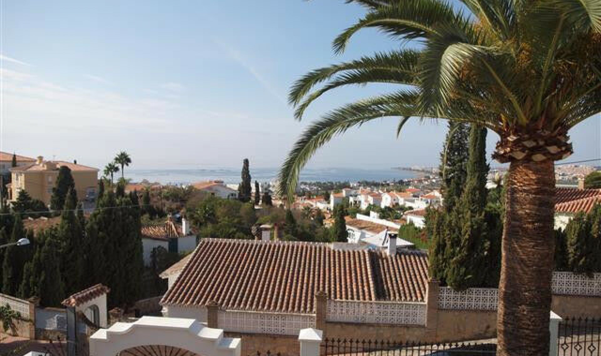 Resale - House -
Caleta de Vélez