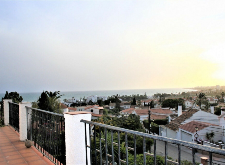 Resale - House -
Caleta de Vélez