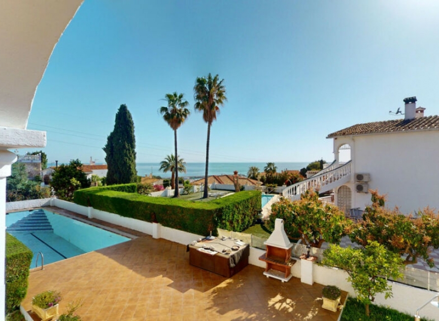 Resale - House -
Caleta de Vélez