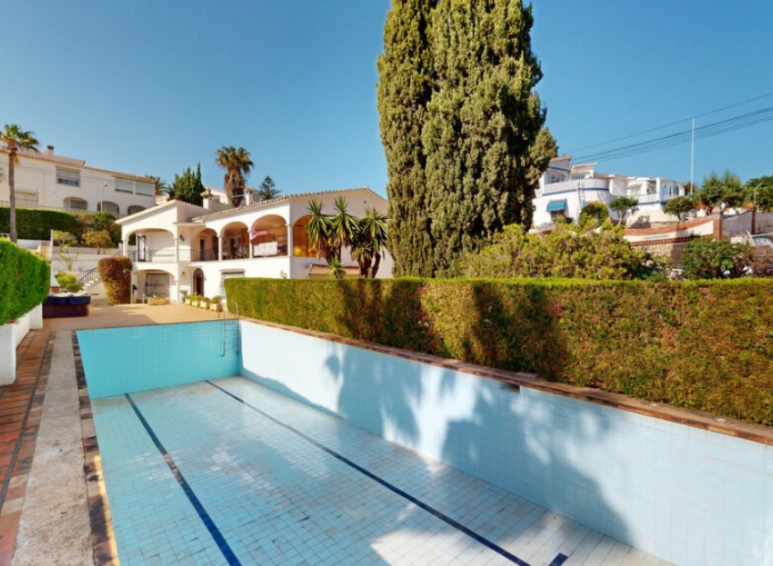 Resale - House -
Caleta de Vélez