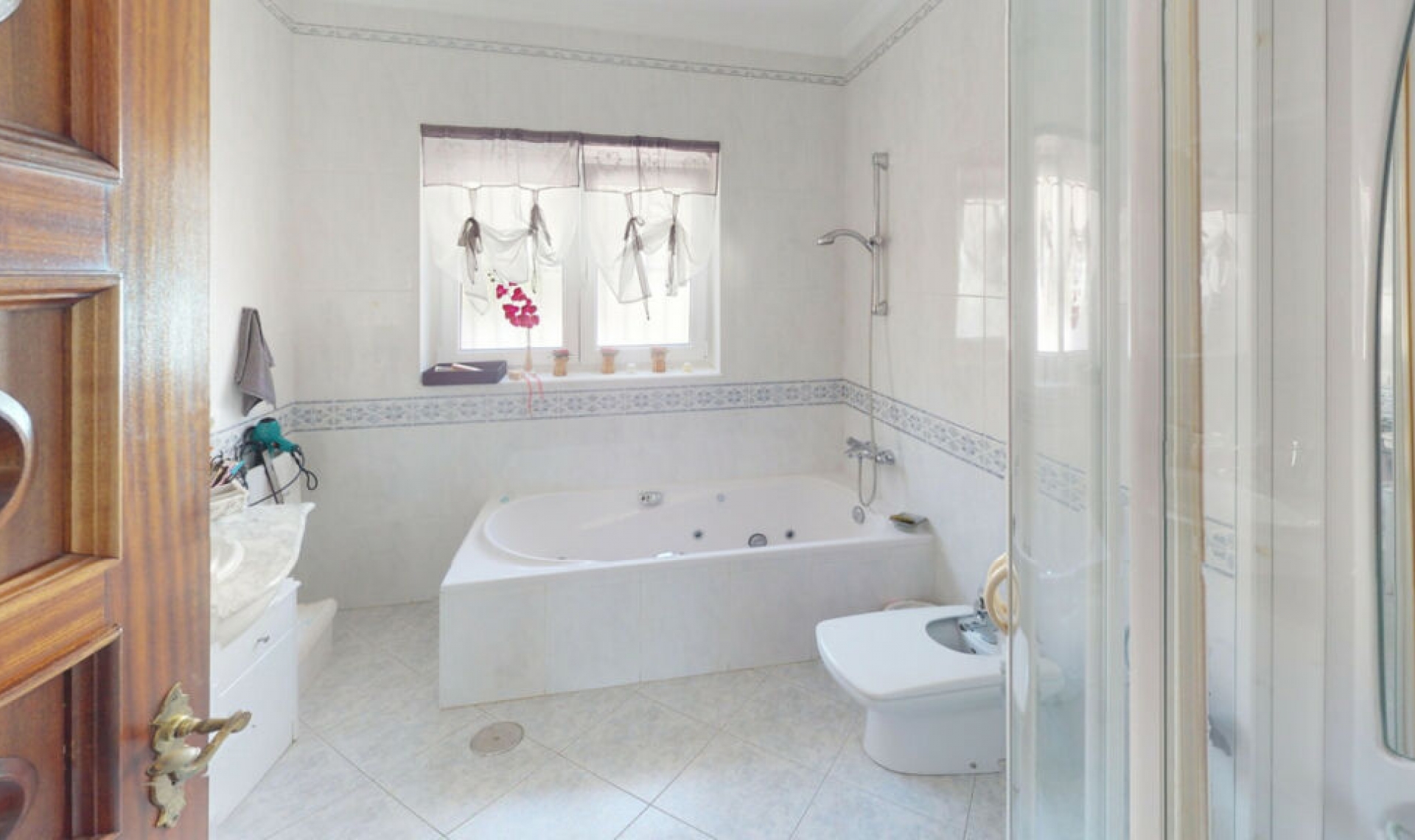 Resale - House -
Caleta de Vélez