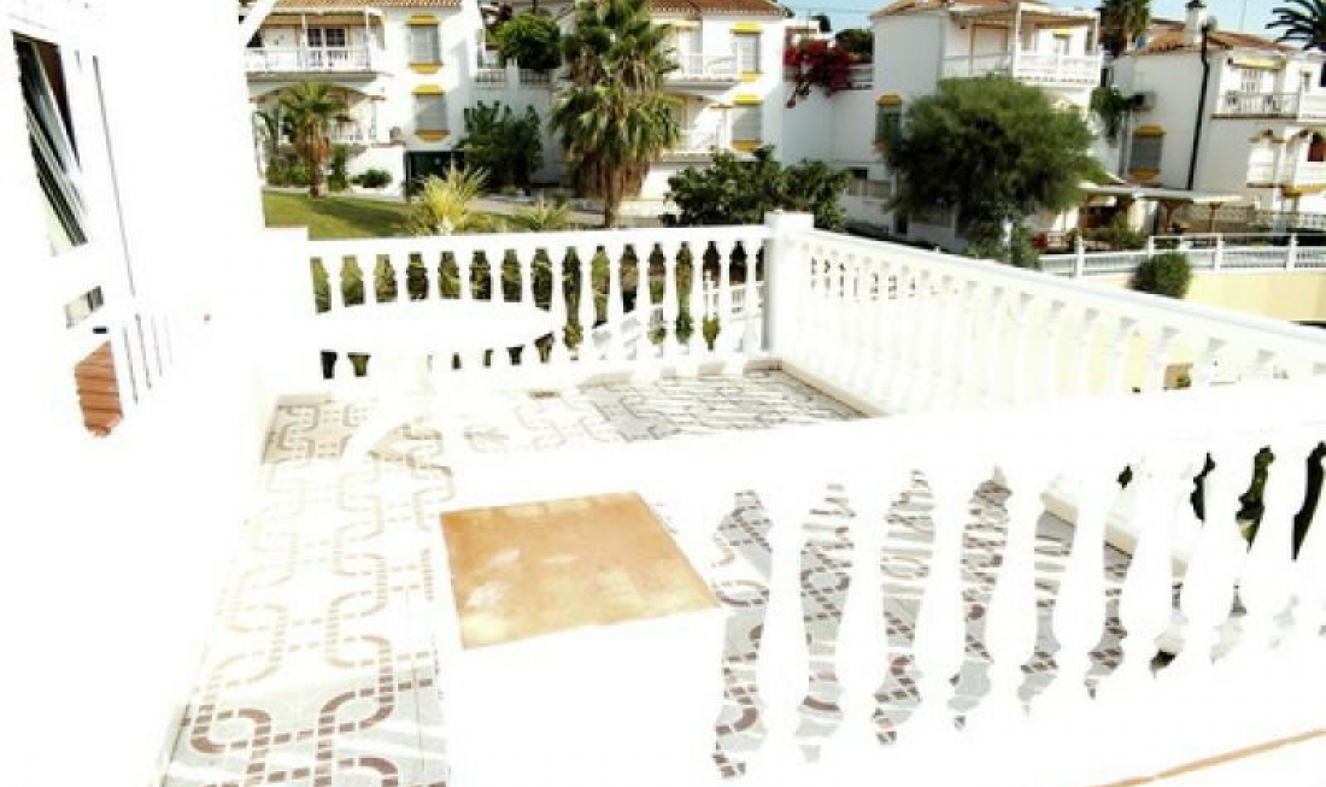 Resale - House -
Caleta de Vélez