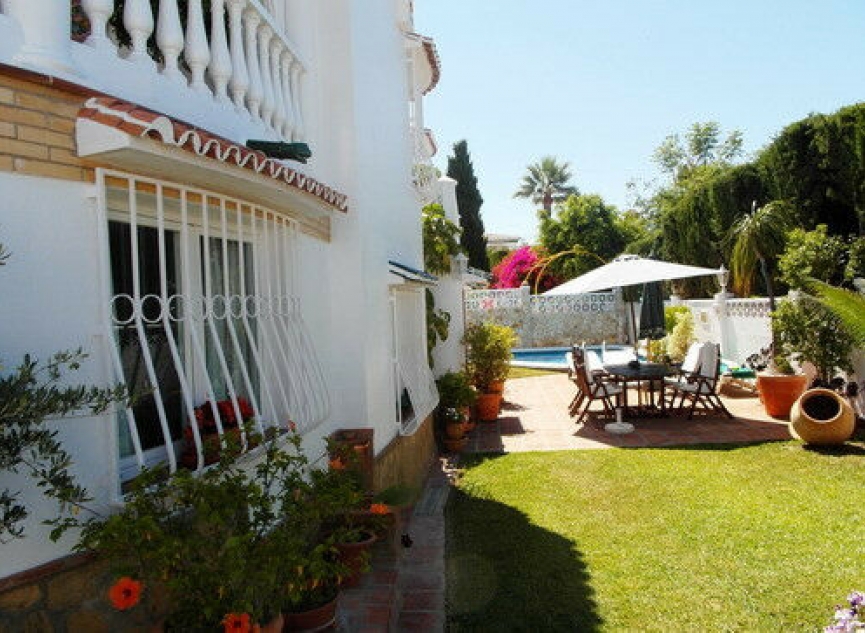 Resale - House -
Caleta de Vélez