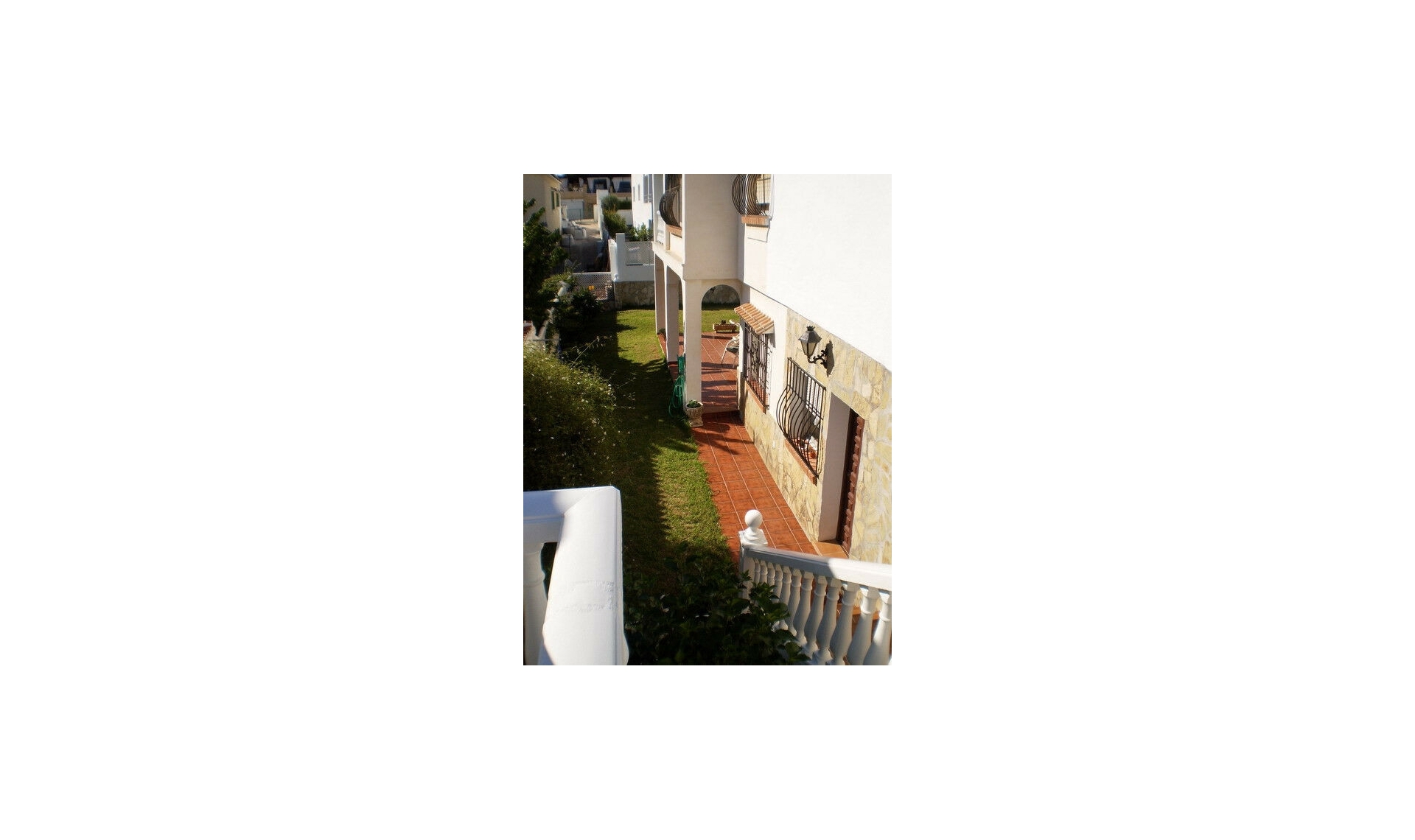 Resale - House -
Caleta de Vélez
