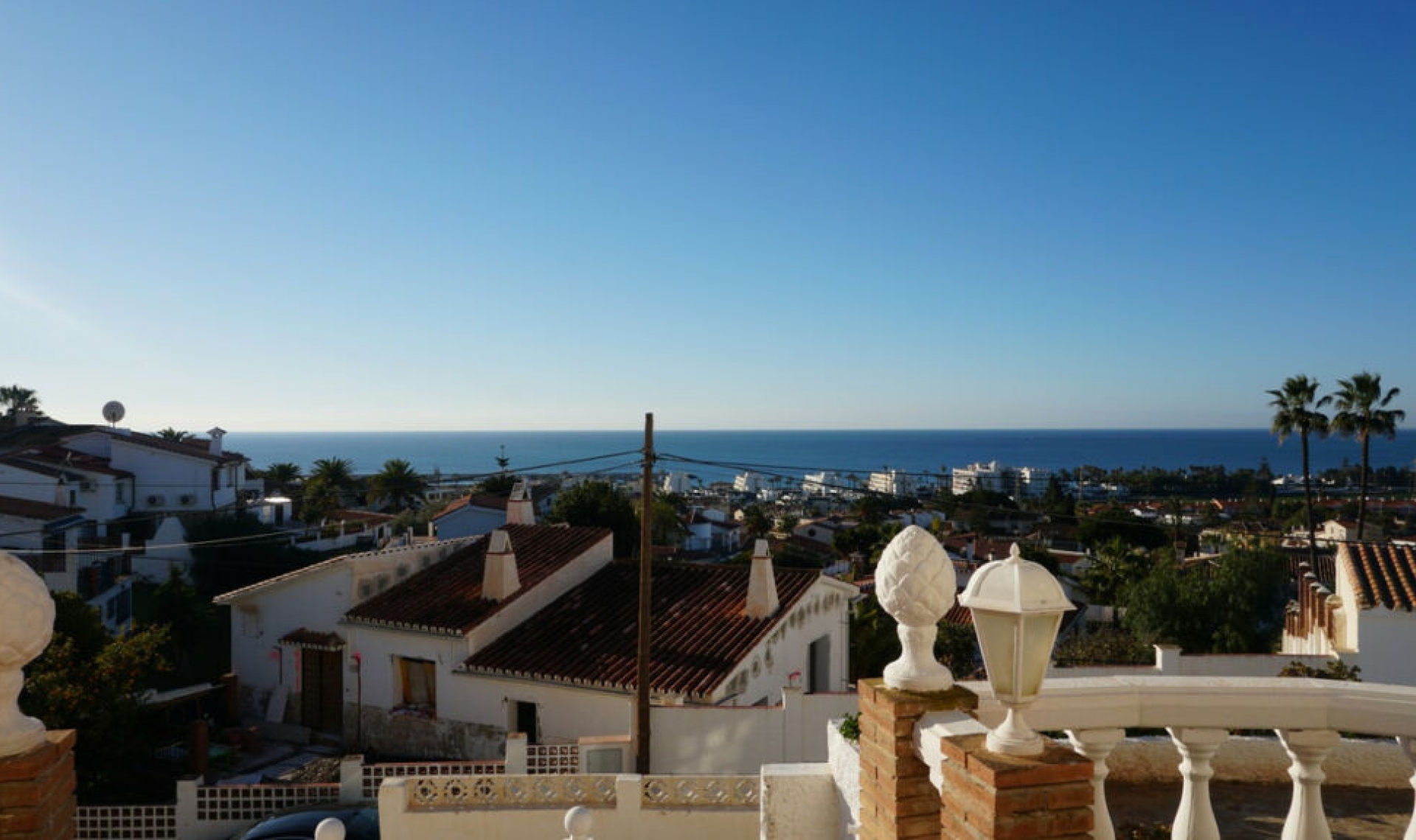 Resale - House -
Caleta de Vélez