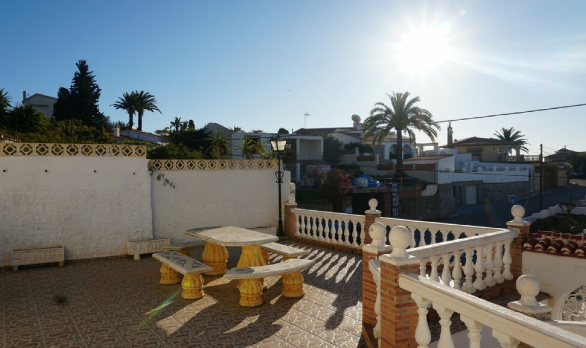 Resale - House -
Caleta de Vélez