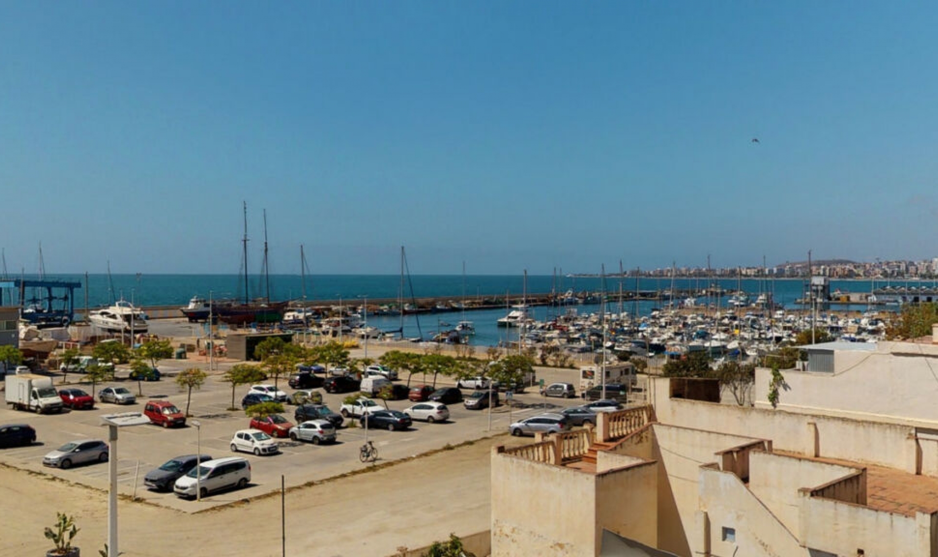 Resale - House -
Caleta de Vélez