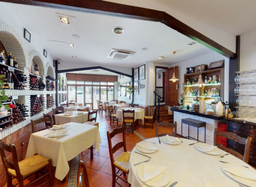 Resale - House -
Caleta de Vélez