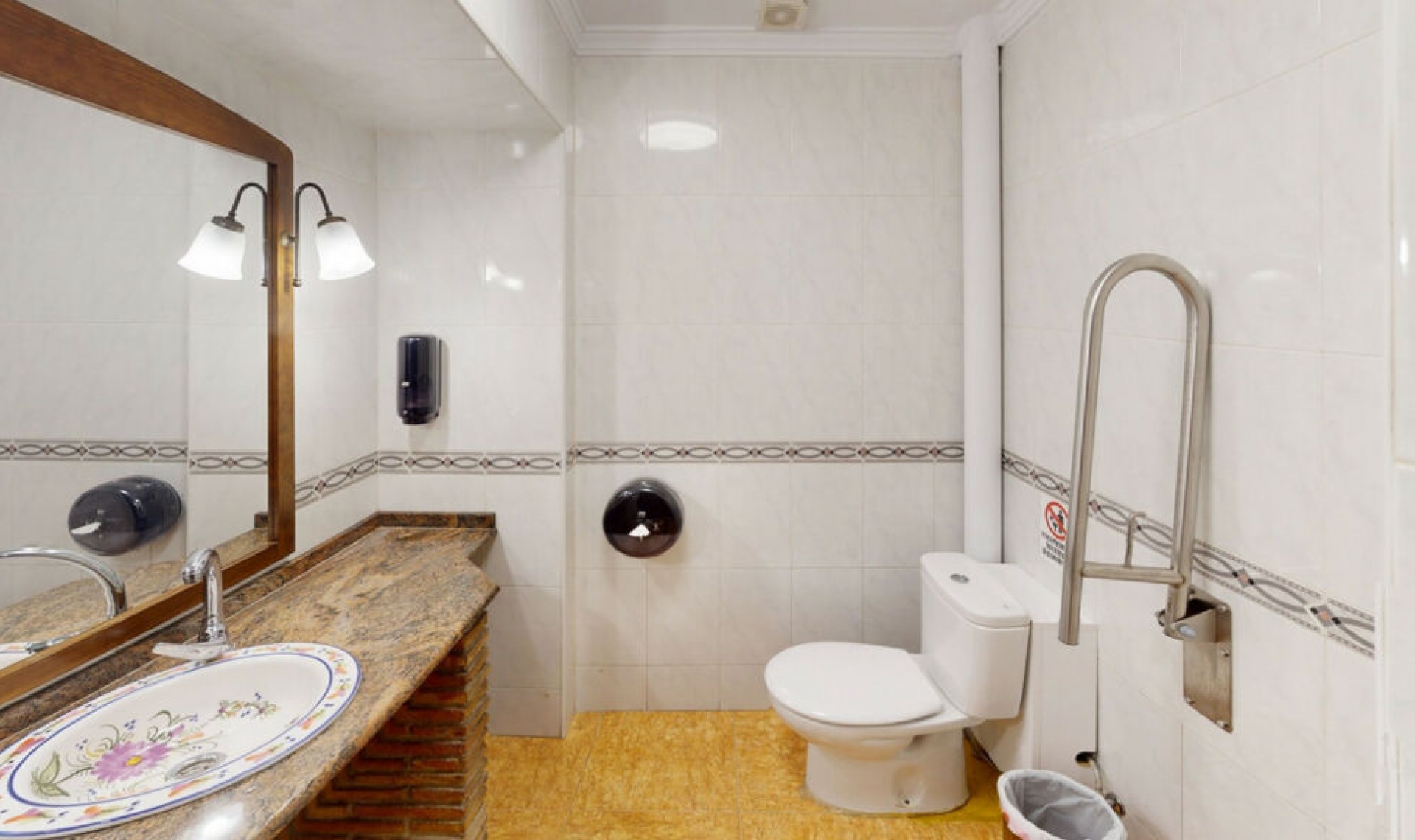 Resale - House -
Caleta de Vélez