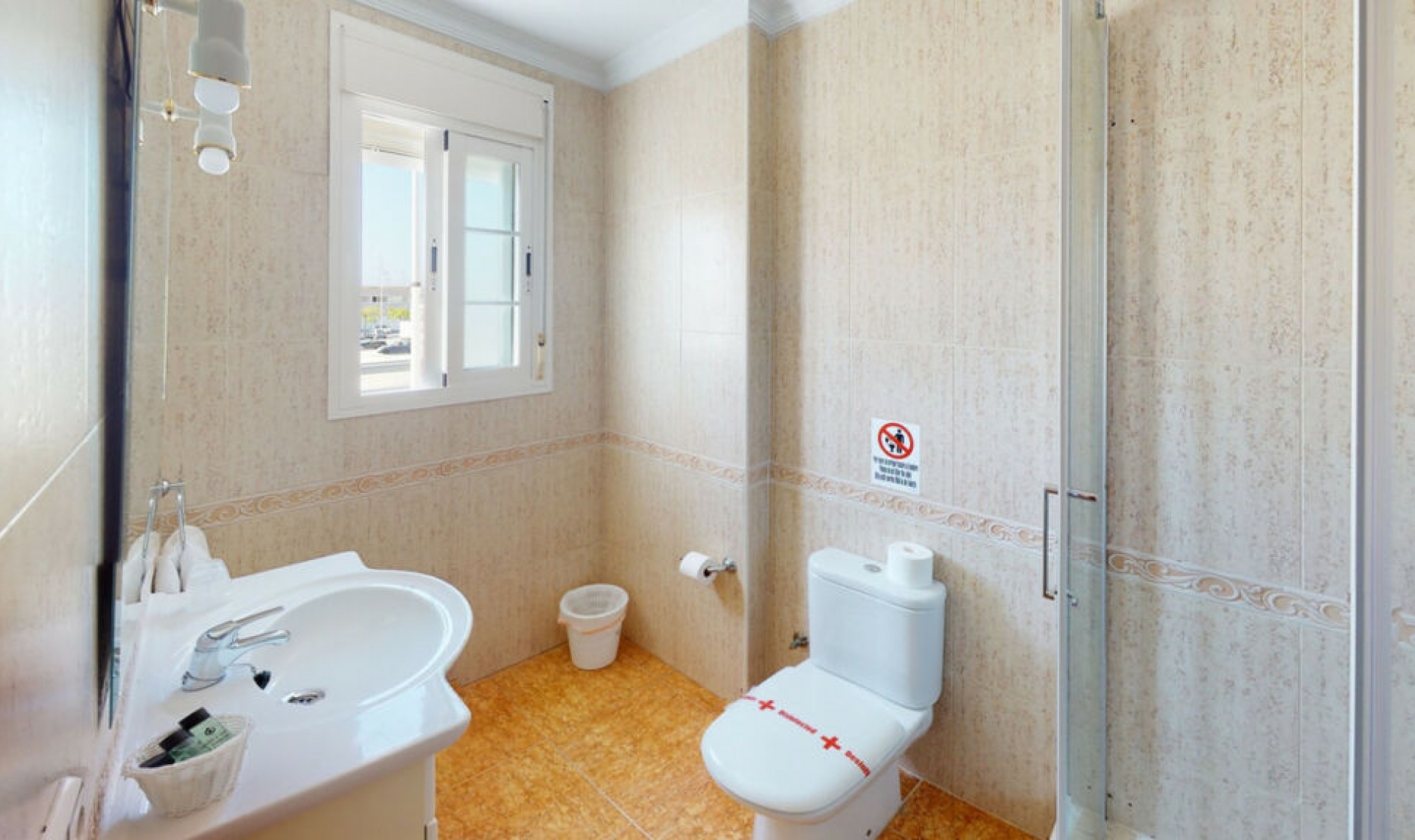 Resale - House -
Caleta de Vélez