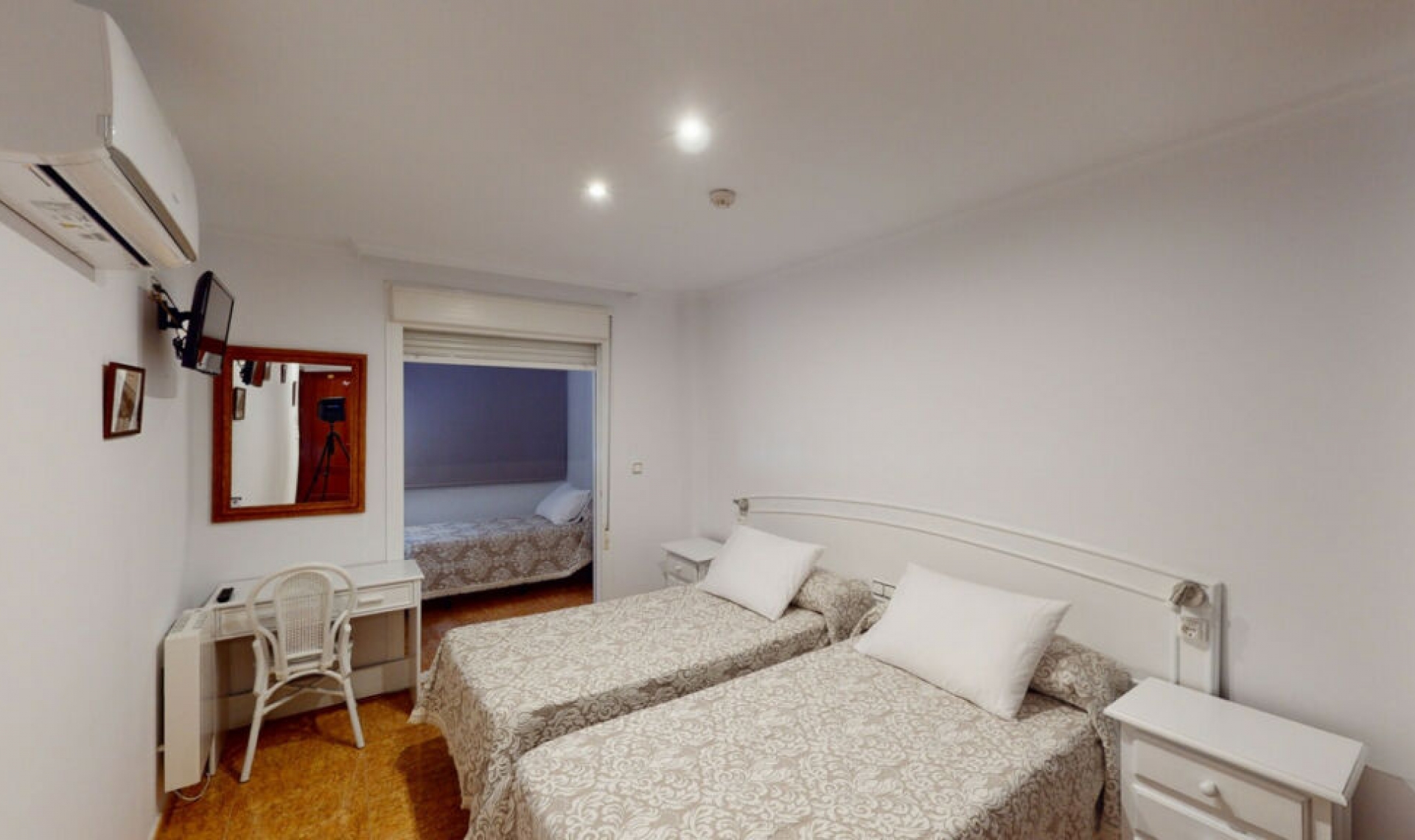 Resale - House -
Caleta de Vélez