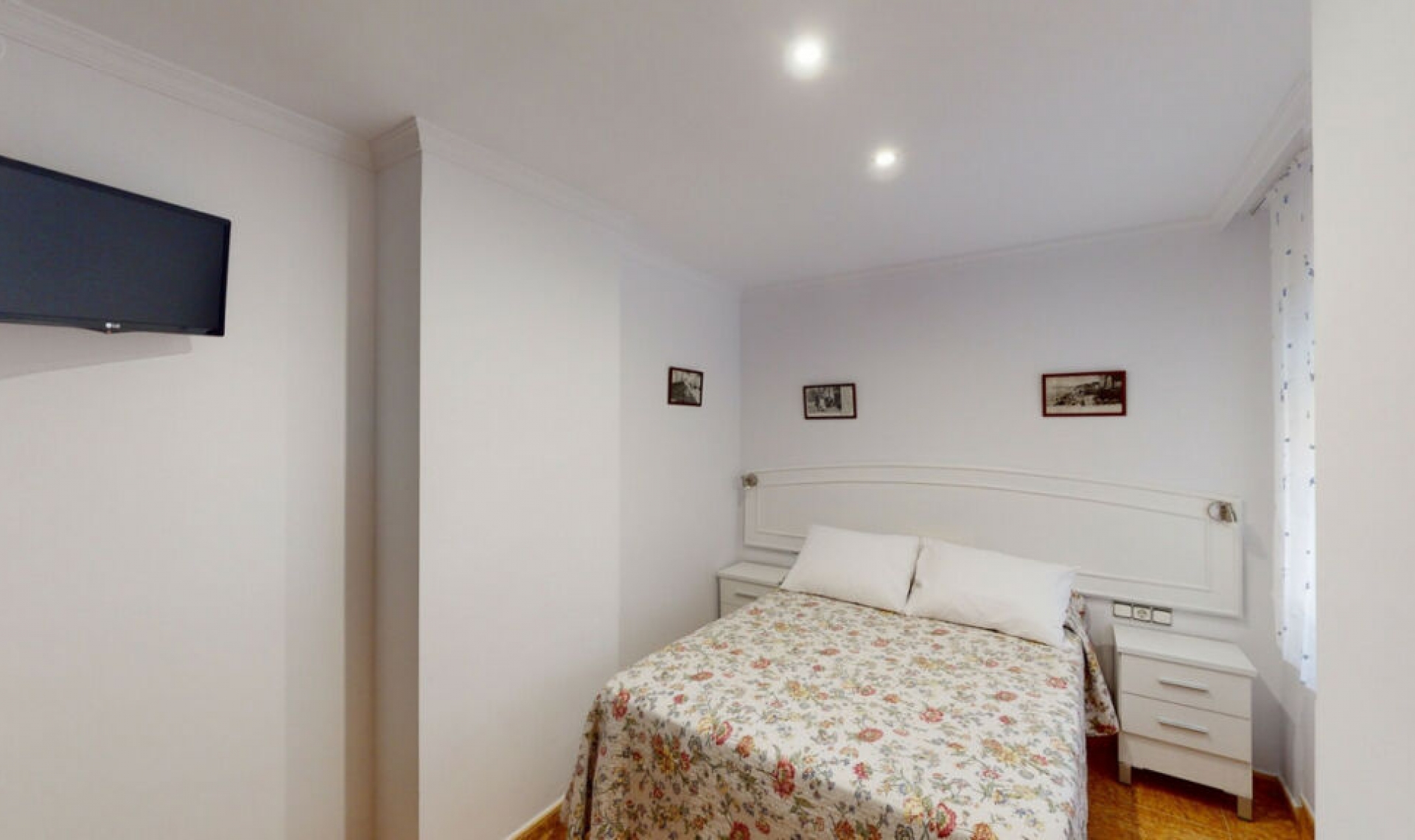 Resale - House -
Caleta de Vélez