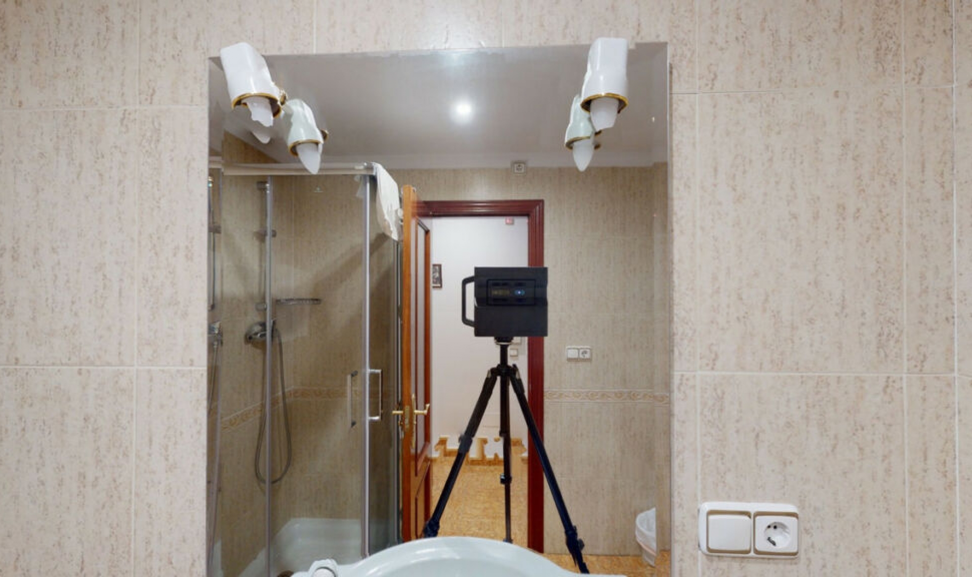 Resale - House -
Caleta de Vélez