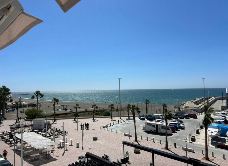 Resale - House -
Caleta de Vélez