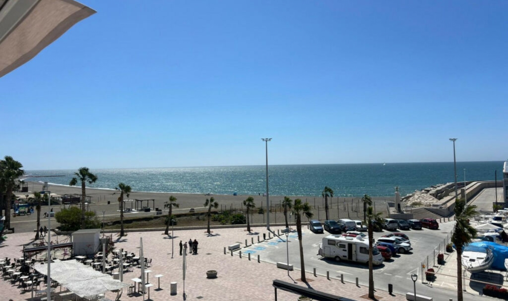 Resale - House -
Caleta de Vélez