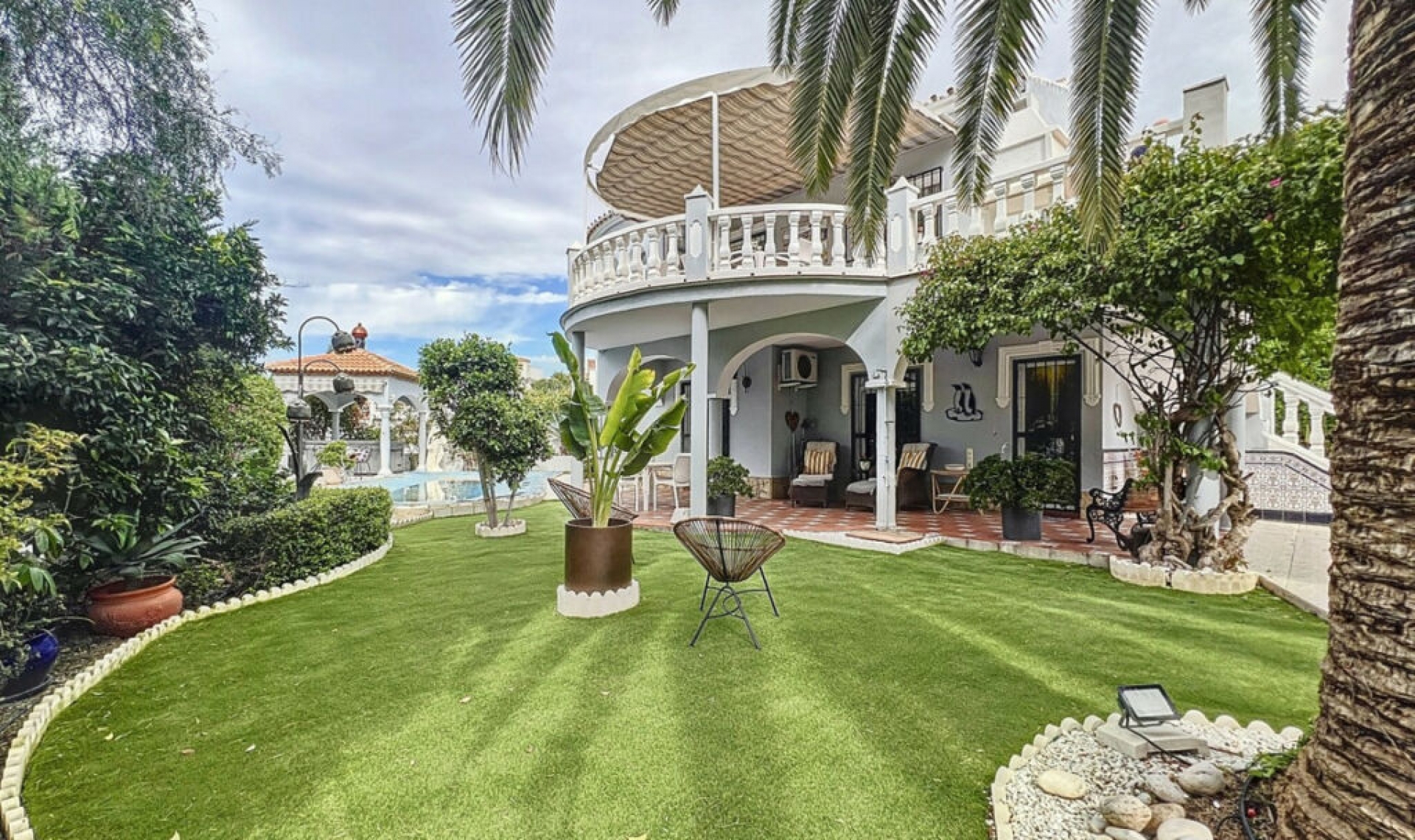 Resale - House -
Caleta de Vélez