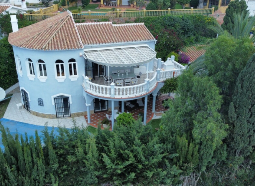 Resale - House -
Caleta de Vélez