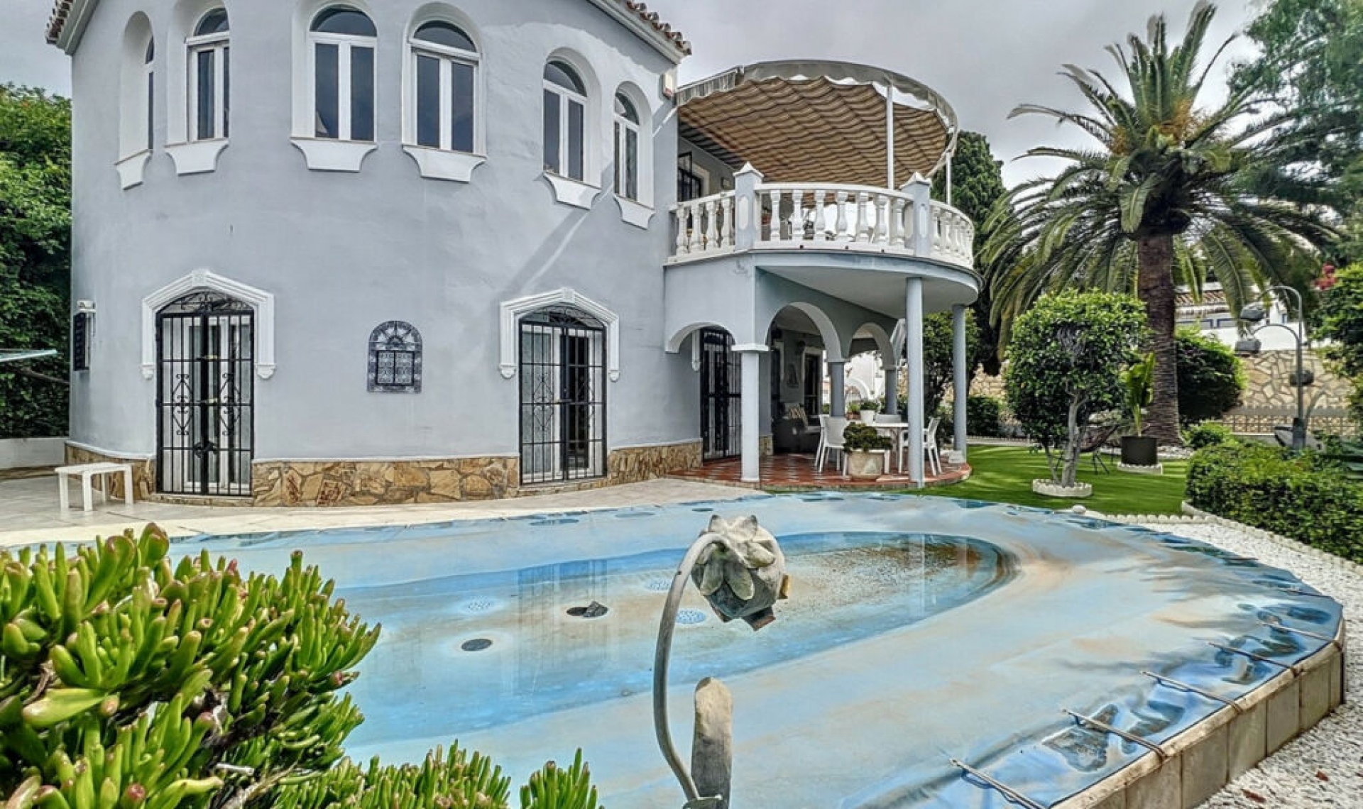 Resale - House -
Caleta de Vélez