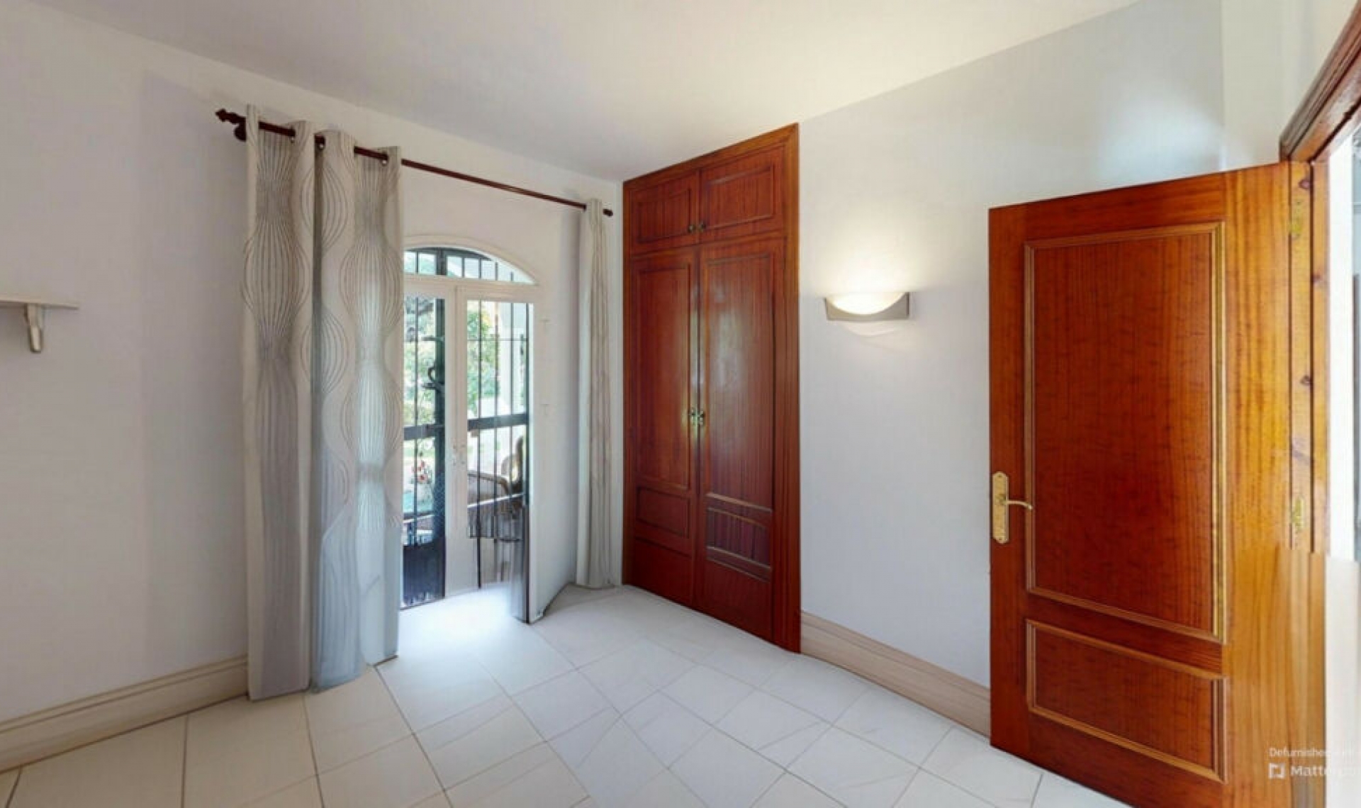 Resale - House -
Caleta de Vélez