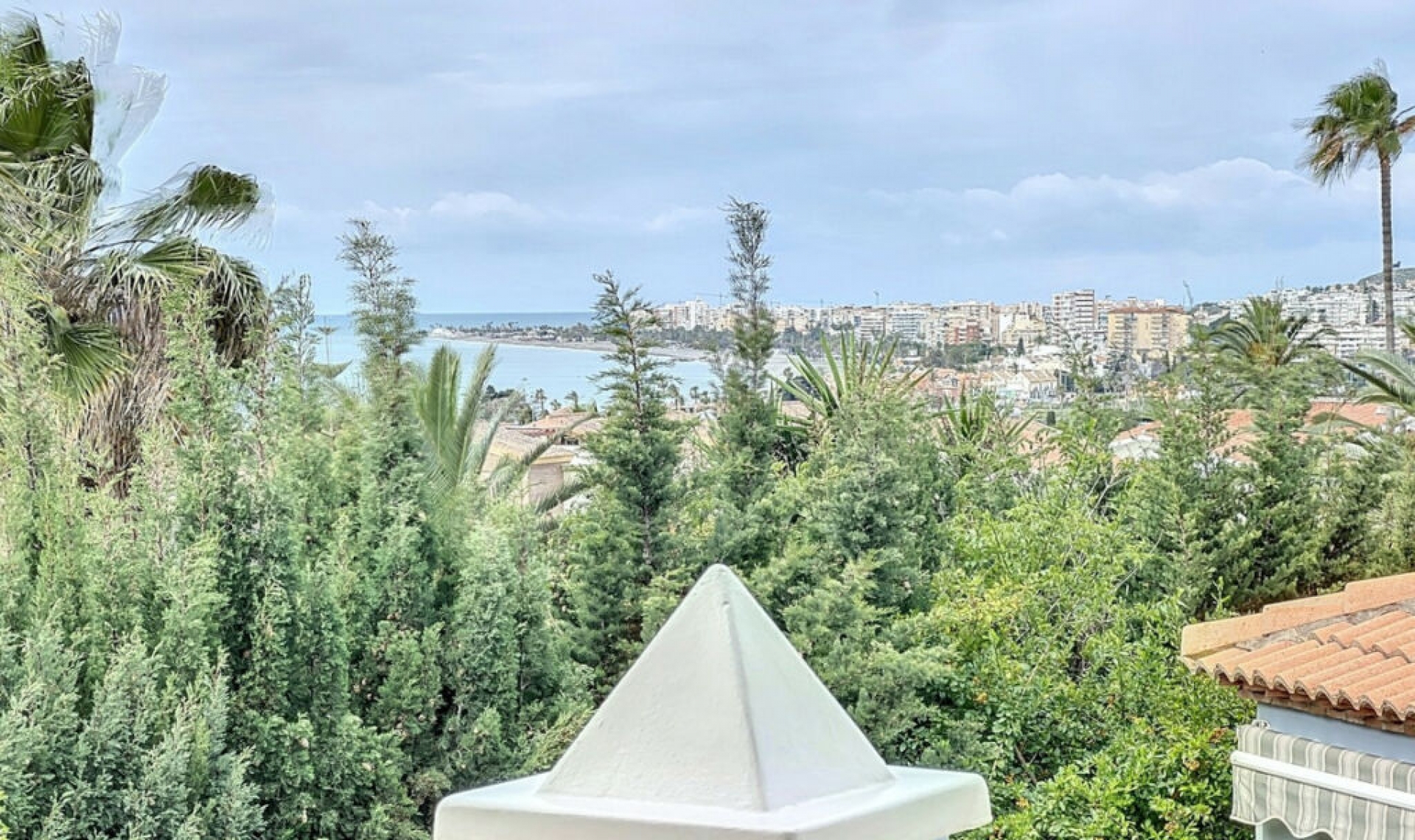 Resale - House -
Caleta de Vélez