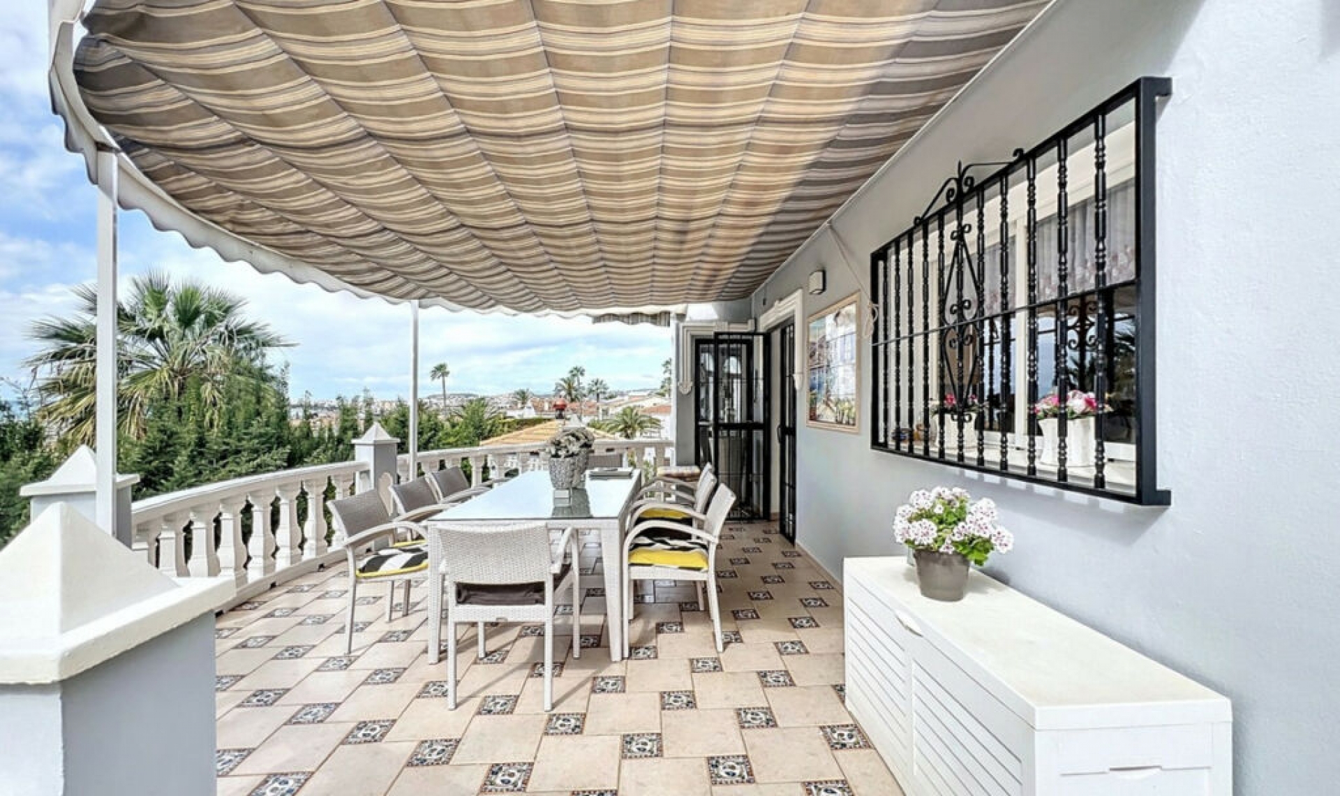 Resale - House -
Caleta de Vélez