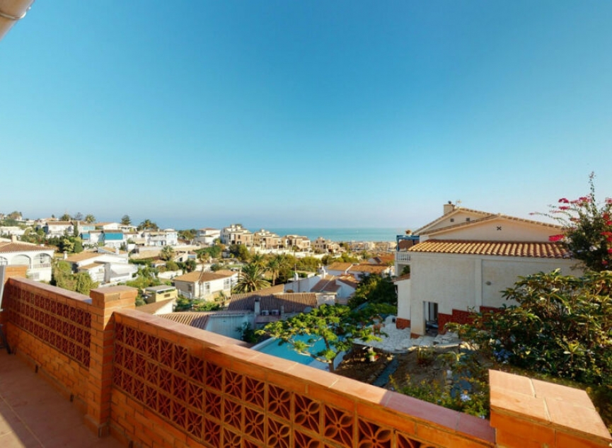 Resale - House -
Caleta de Vélez