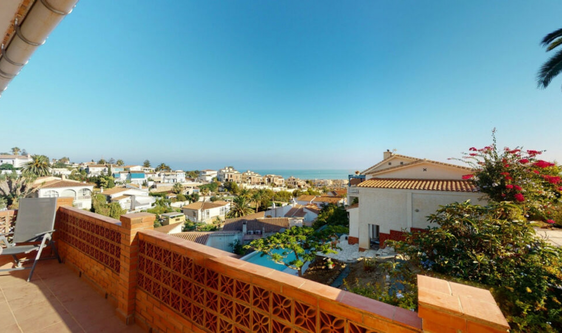 Resale - House -
Caleta de Vélez