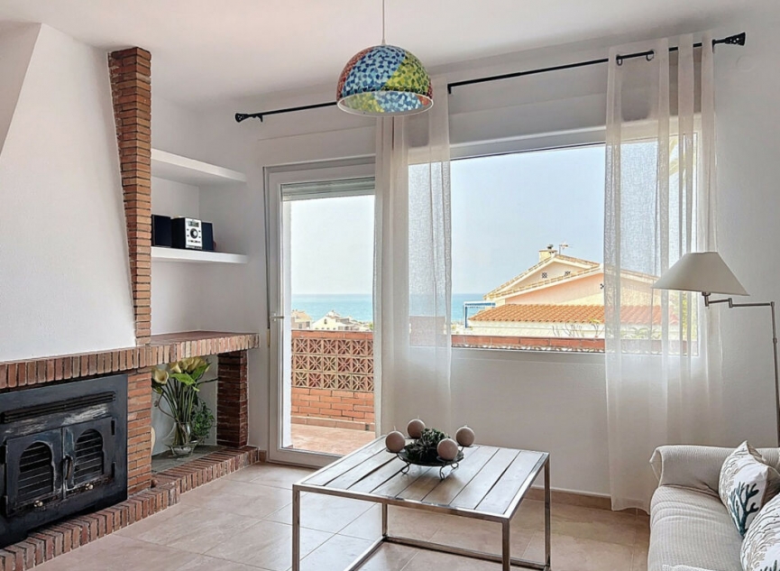 Resale - House -
Caleta de Vélez