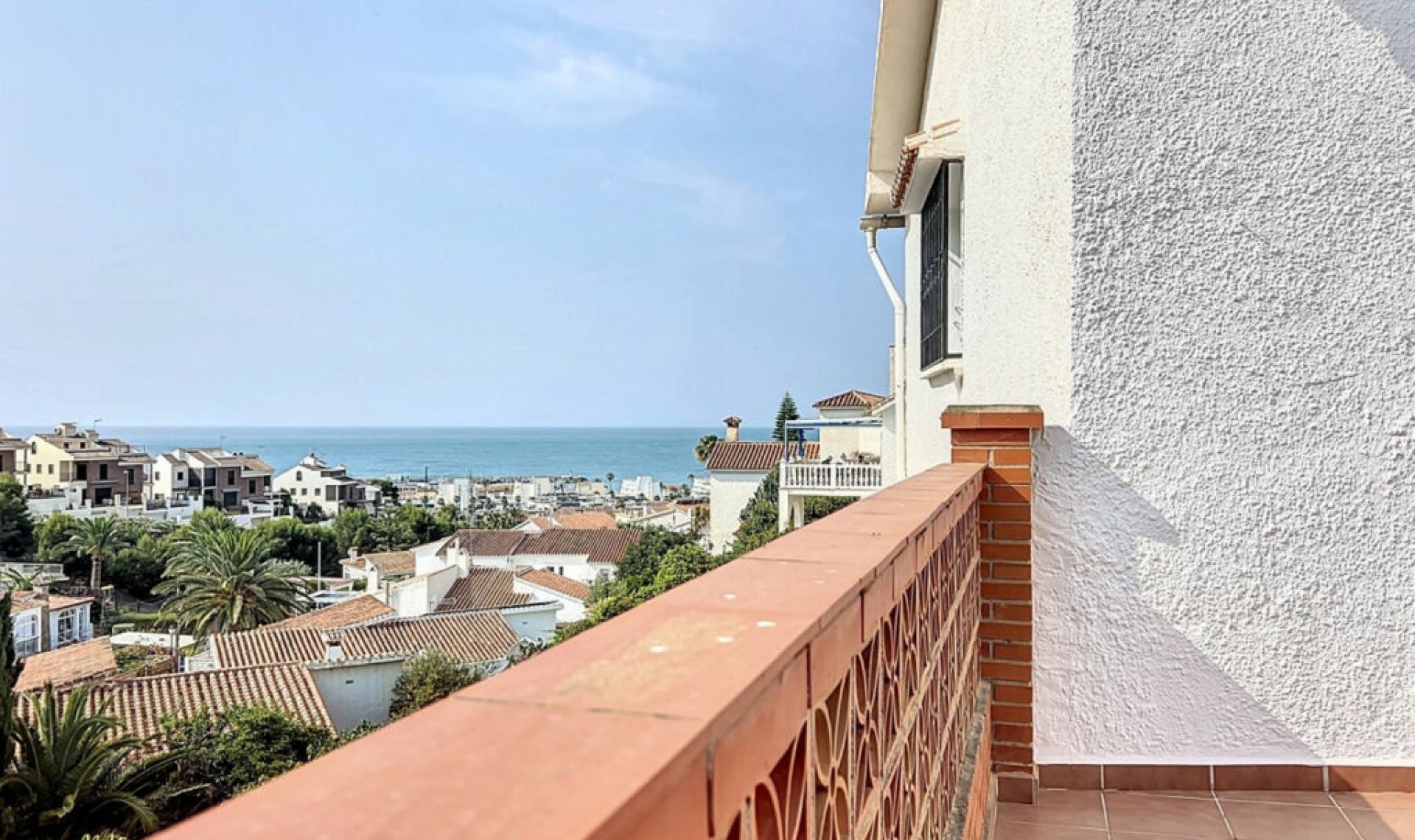 Resale - House -
Caleta de Vélez