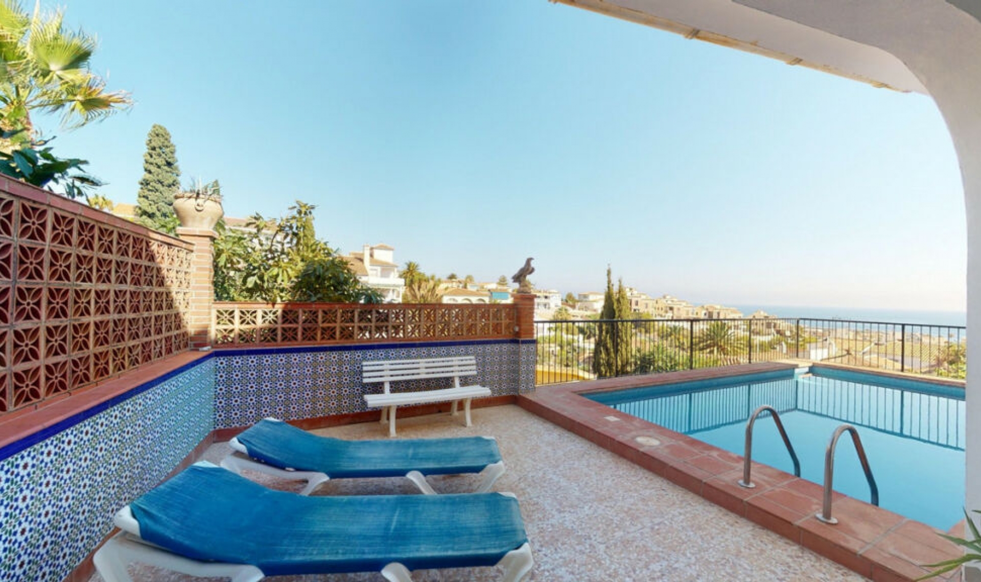 Resale - House -
Caleta de Vélez