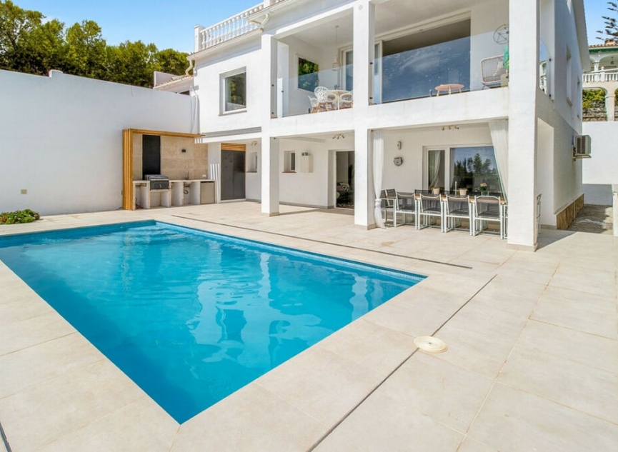 Resale - House -
Caleta de Vélez