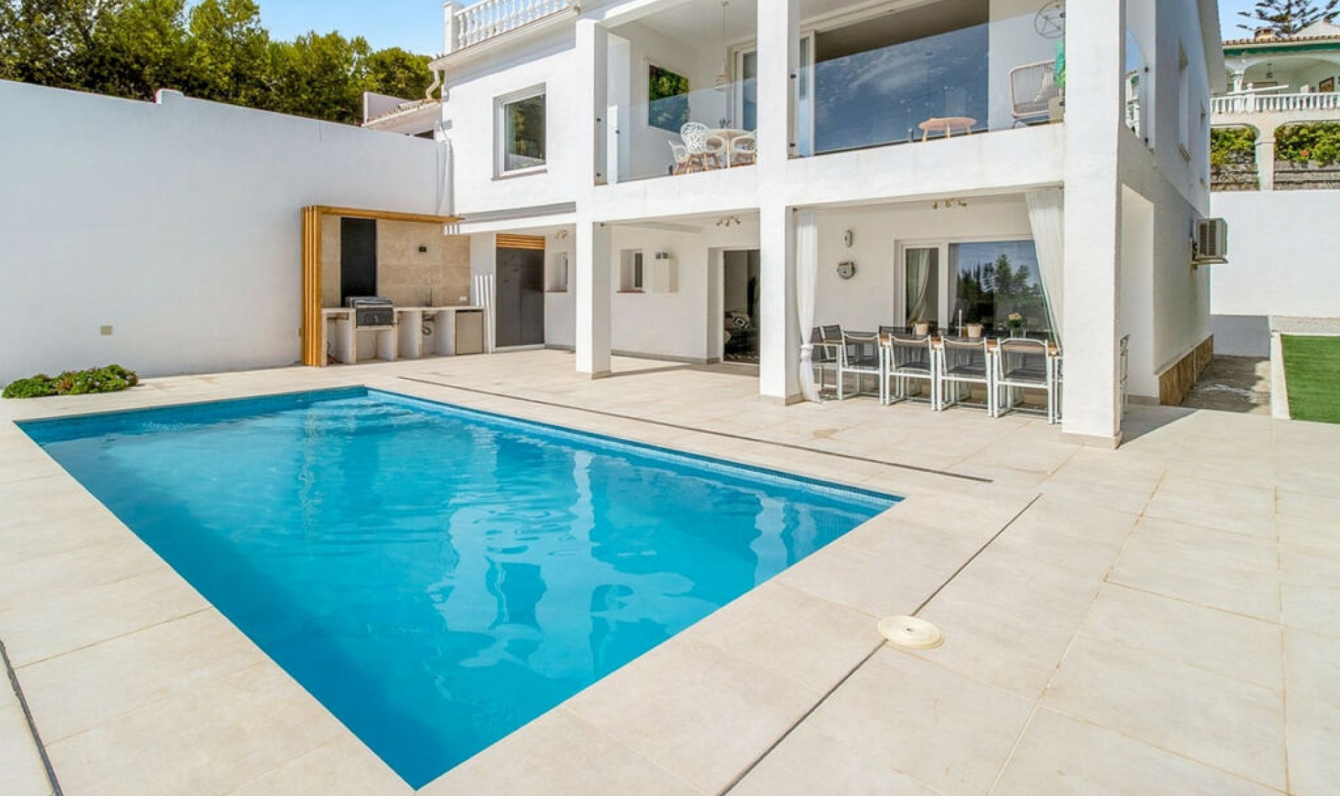 Resale - House -
Caleta de Vélez