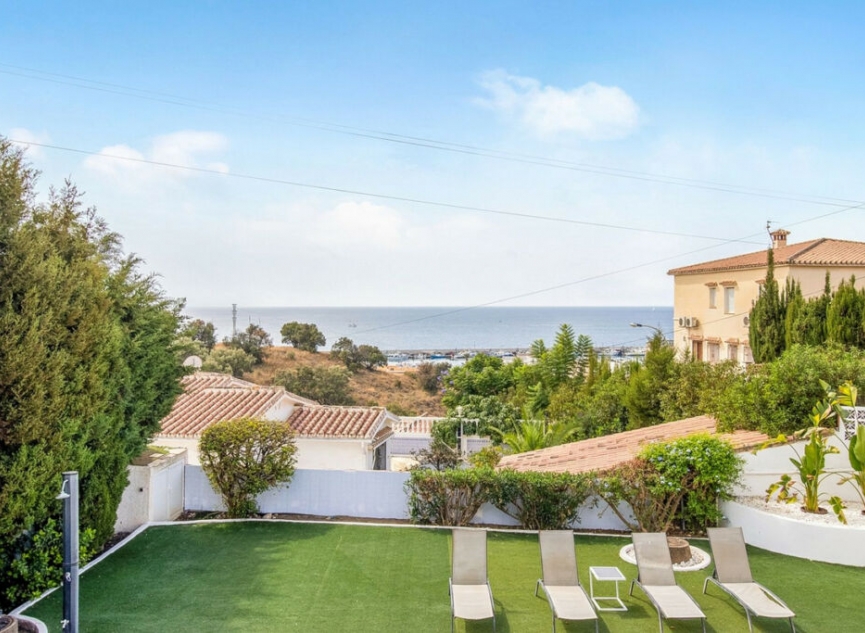 Resale - House -
Caleta de Vélez