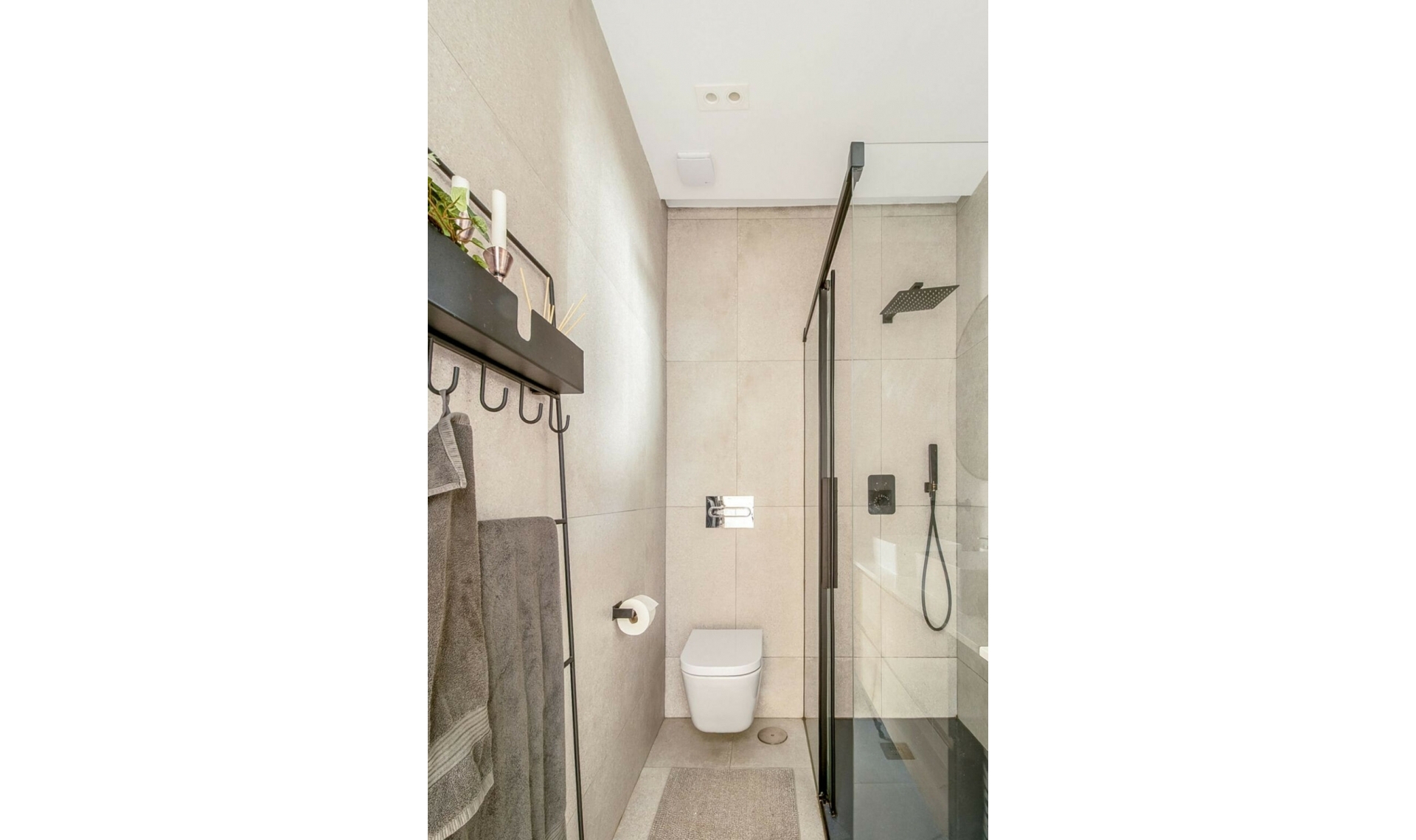 Resale - House -
Caleta de Vélez