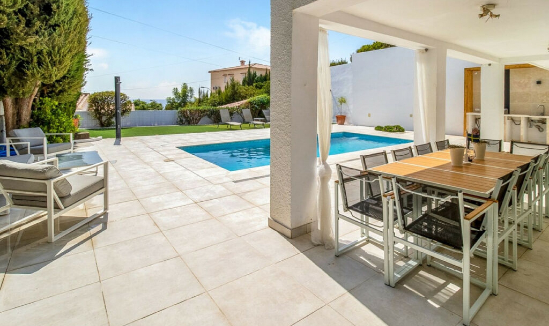 Resale - House -
Caleta de Vélez