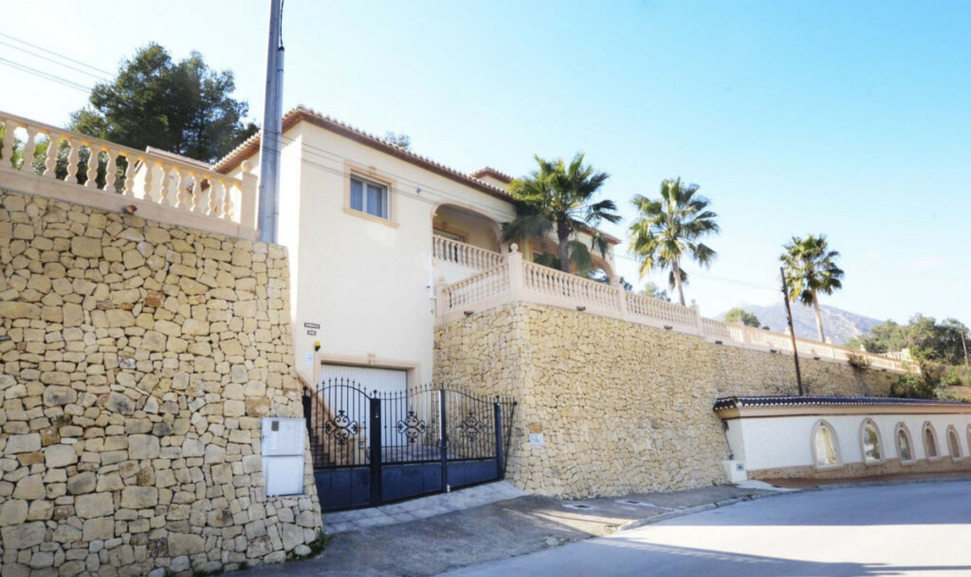 Resale - House -
Calpe