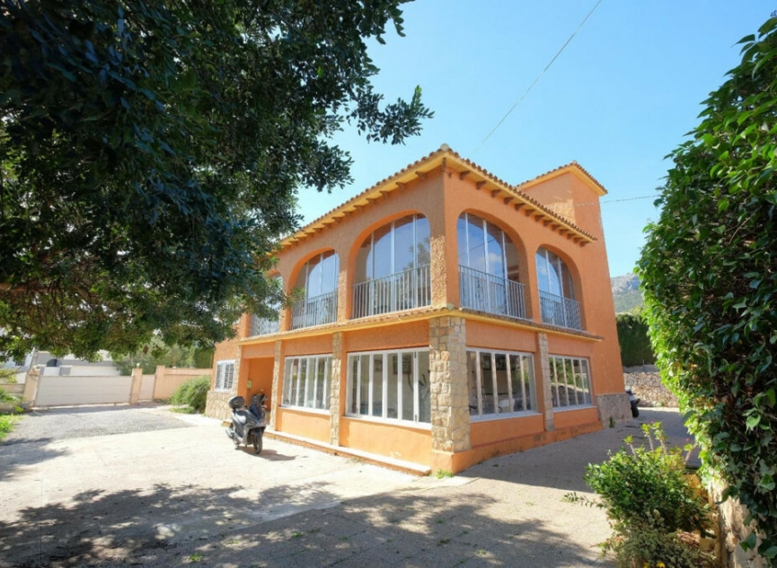 Resale - House -
Calpe