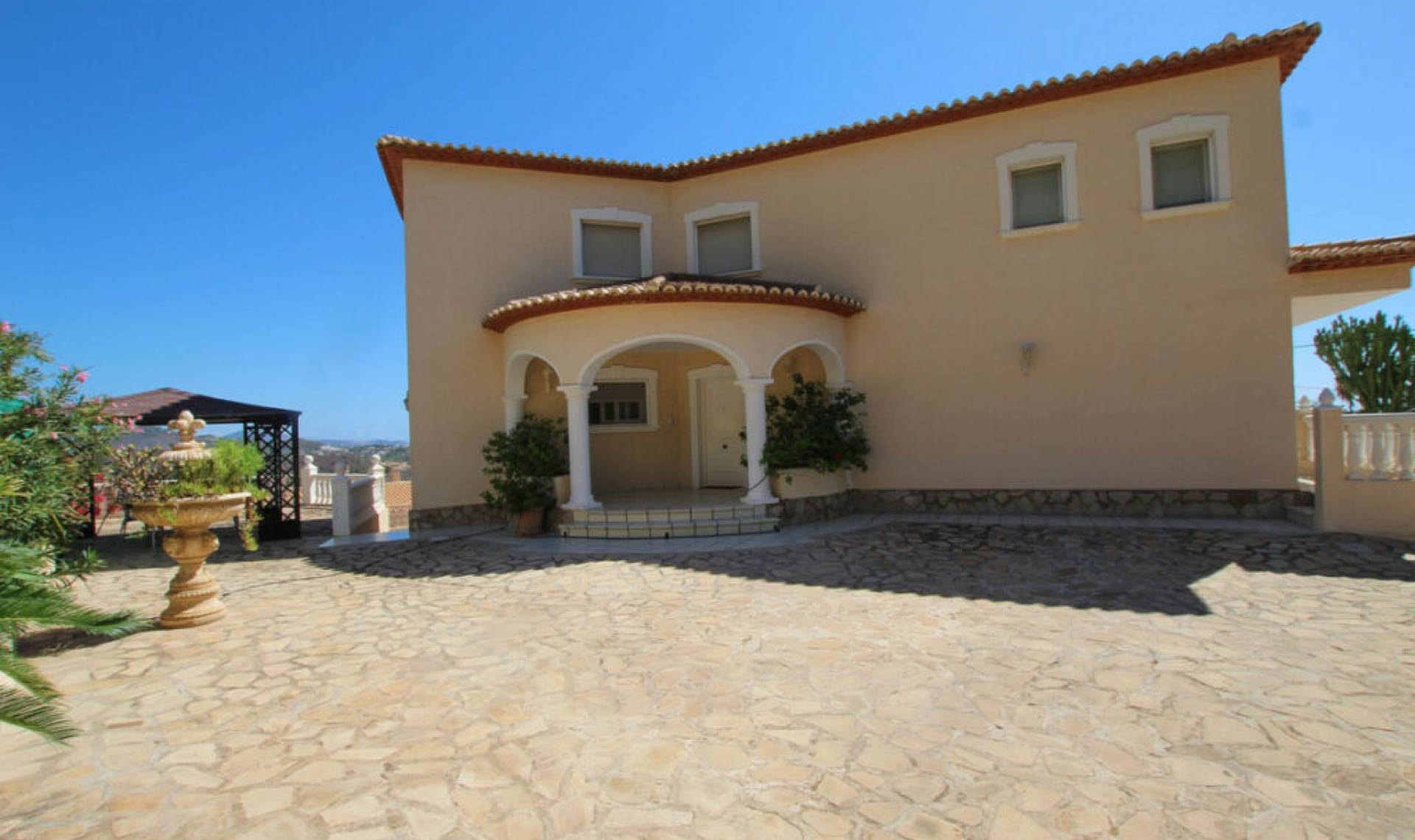 Resale - House -
Calpe