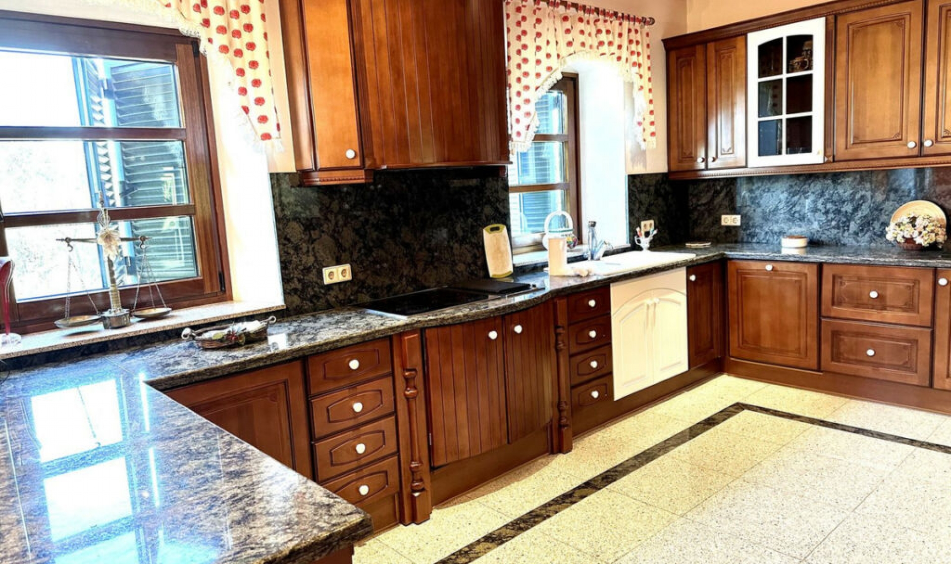 Resale - House -
Campo Mijas