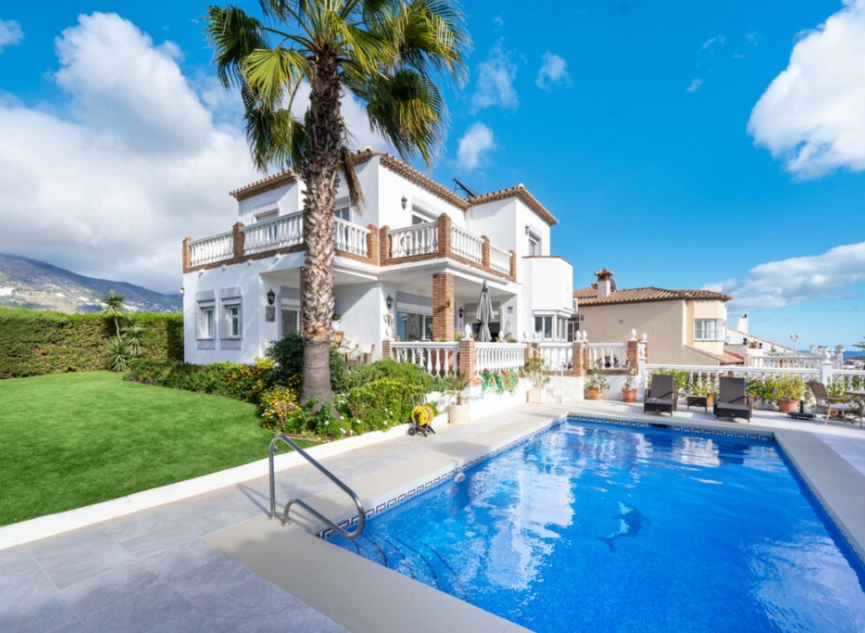 Resale - House -
Campo Mijas