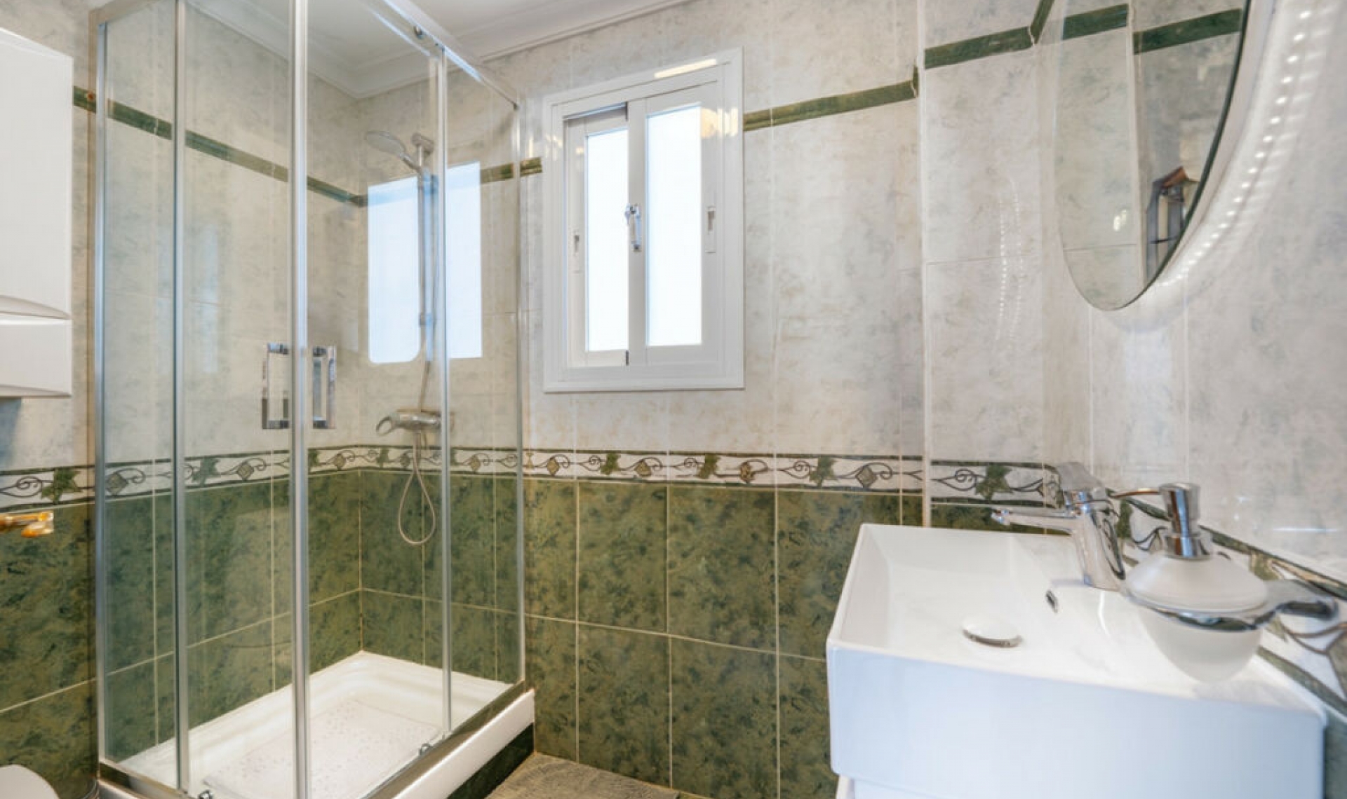 Resale - House -
Campo Mijas